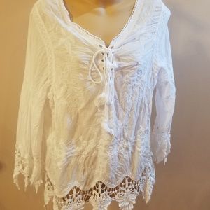 Renjo white embroidered 3/4" sleeve large SL4